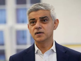 萨迪克•汗（Sadiq Khan）耗资9000万英镑的牛津街（Oxford Street）改造计划因市政当局试图收回资金而被取消